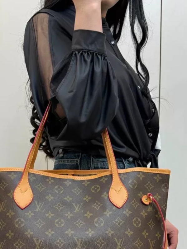 Bolso Louis Vuitton - Image 11